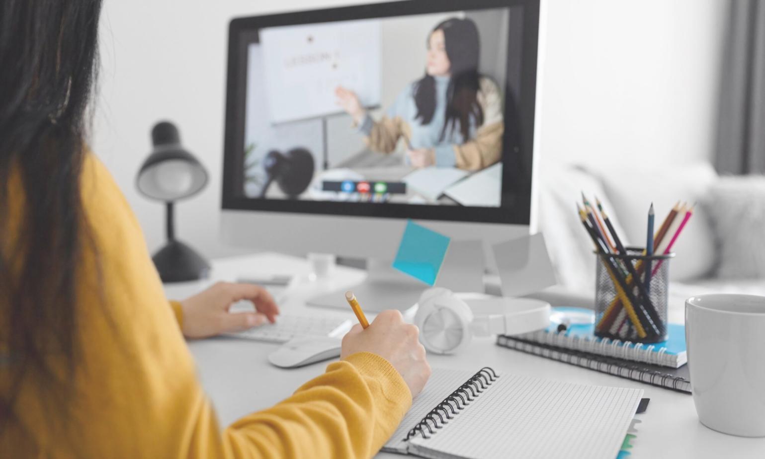 Financial planning session demonstrating minimalist budgeting approach